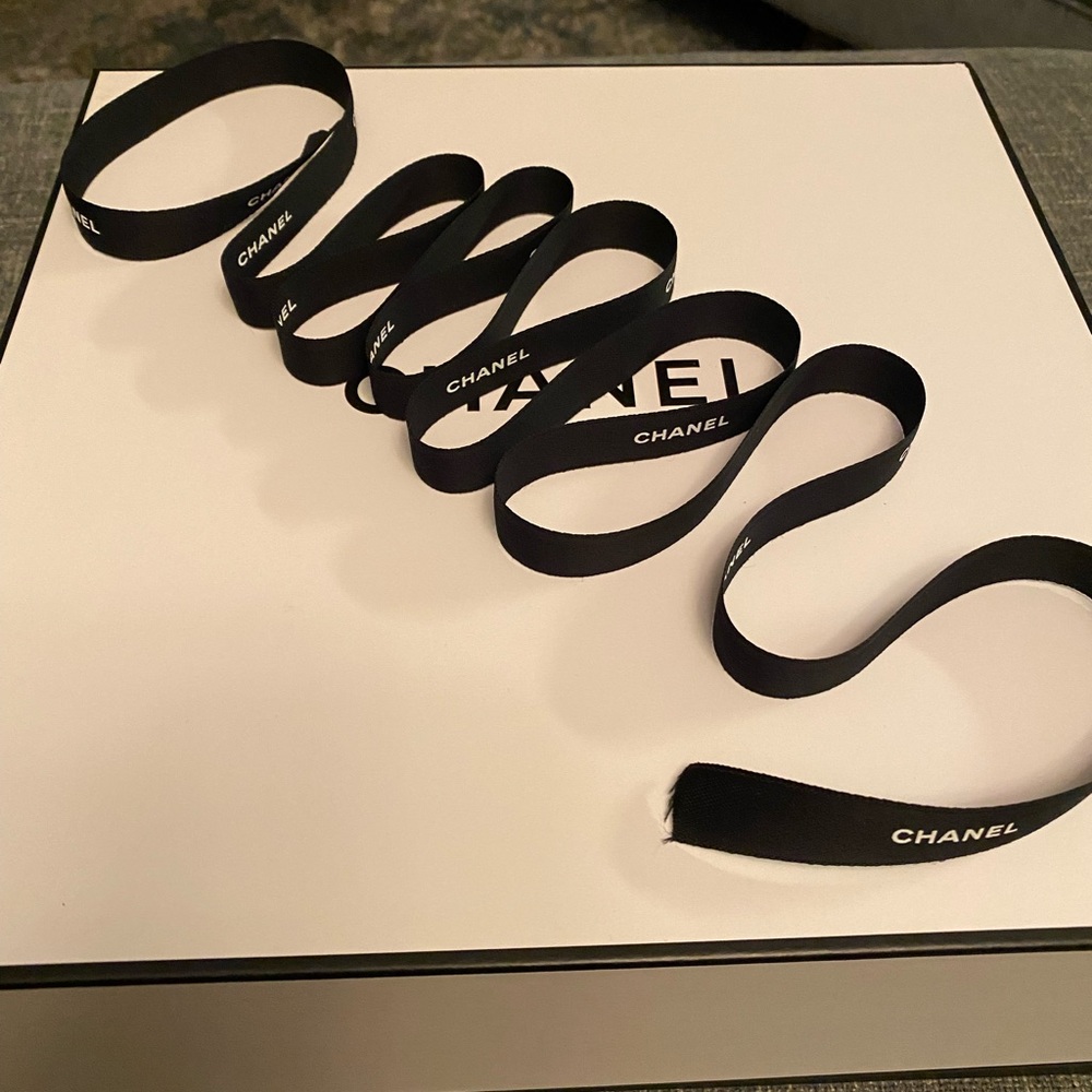 Chanel Classic Black and White Ribbon 🎀